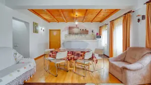 Vilă de vânzare în Predeal – vedere panoramică către pârtia de schi - imagine 3