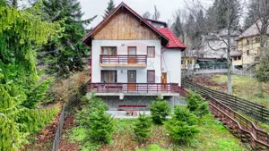 Vilă de vânzare în Predeal – vedere panoramică către pârtia de schi - imagine 2