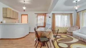 Vilă de vânzare în Predeal – vedere panoramică către pârtia de schi - imagine 19