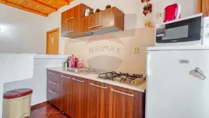 Vilă de vânzare în Predeal – vedere panoramică către pârtia de schi - imagine 5