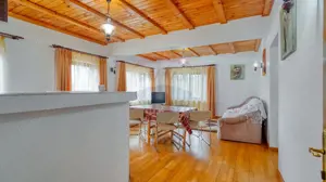 Vilă de vânzare în Predeal – vedere panoramică către pârtia de schi - imagine 15