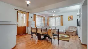 Vilă de vânzare în Predeal – vedere panoramică către pârtia de schi - imagine 7