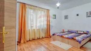 Vilă de vânzare în Predeal – vedere panoramică către pârtia de schi - imagine 20