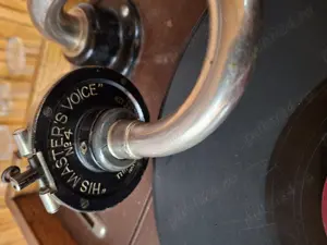 Gramofon vechi din 1920 - imagine 3