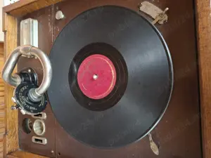 Gramofon vechi din 1920