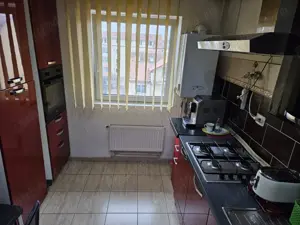 Vând apartament cu trei camere. - imagine 7