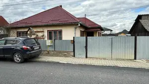 Casa cu teren 5,5 arii , Beclean , Strada Grigore Silasi 27 - imagine 3