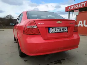 Vând Chevrolet Aveo - imagine 2