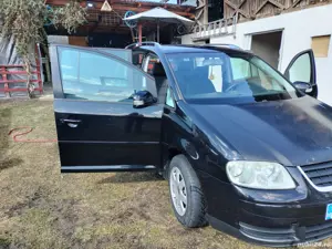 se vinde touran 2004