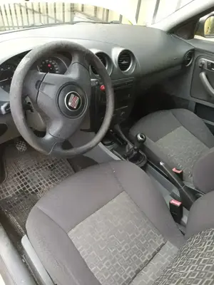 vanzare autoturism Seat Ibiza, putin rulat si bine intretinut - imagine 4 vanzare autoturism Seat Ibiza, putin rulat si bine intretinut - imagine 4