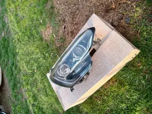 Vând faruri stinga dreapta Renault Megane 4 break 2019 - imagine 2 Vând faruri stinga dreapta Renault Megane 4 break 2019 - imagine 2