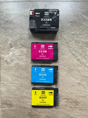 Cartuse cerneala resigilate imprimanta multifunctionala.