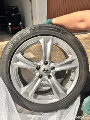 De vânzare: Set Jante Hyundai & Cauciucuri de iarnă Nexen M+S 225/50 R18