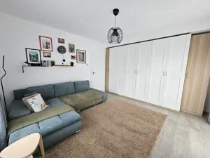Apartament 2 camere decomandat, curte proprie, 2 locuri parcare