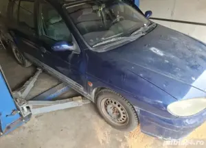 Dezmembrez Renault Megane 1.6 benzina / 1.9 diesel  - imagine 3