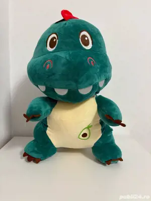 jucarie plus , verde sau corai , material moale , pufos, calitate superioara , inaltime 40 cm