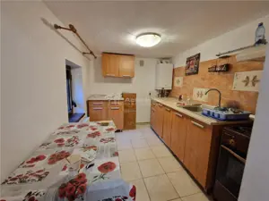 Casa pe sol,pretabila - cabinet, gradinita, locuinta -  Liceul Fratii Buzesti - imagine 2 Casa pe sol,pretabila - cabinet, gradinita, locuinta -  Liceul Fratii Buzesti - imagine 2