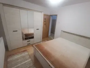 Inchiriez apartament 2 camere decomandate Rovine Centrala termica etaj 1 - imagine 3