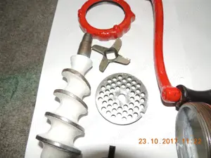 Masina tocat nr.8 - imagine 2