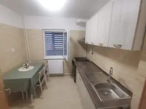 Inchiriez apartament 2 camere decomandate Rovine Centrala termica etaj 1 - imagine 5