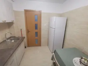 Inchiriez apartament 2 camere decomandate Rovine Centrala termica etaj 1 - imagine 6