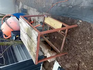 Masa din cornier pentru atelier