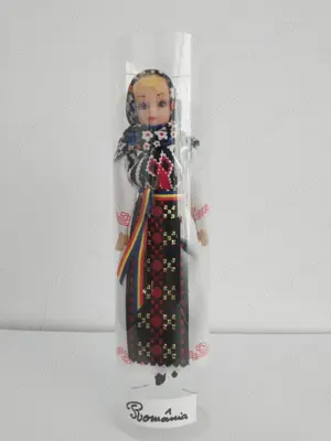 Papusi imbracate in costume populare - Suveniruri romanesti