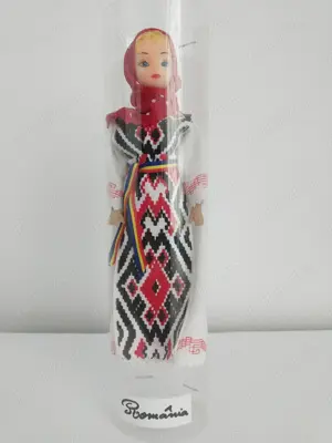 Papusi imbracate in costume populare - Suveniruri romanesti - imagine 3