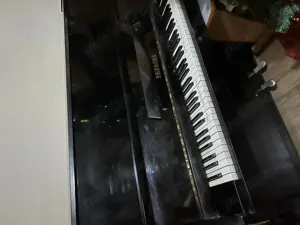 Vând pianina  - imagine 2