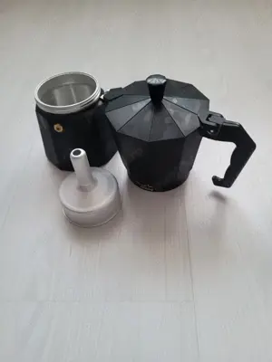 Vand Espressor Cafea 300 ml, 6 cesti, Aluminiu, Aragaz, Plita, Negru, NOU 59 Lei - imagine 5