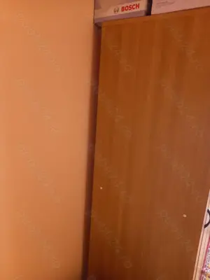 Vand dulap mare cu 4 uși,stare perfecta,fara defecte,interior compartimentat pt umerașe și raftur - imagine 2