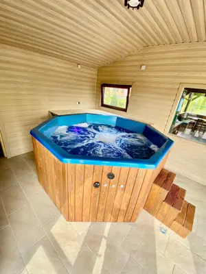 Cazare pentru 18 persoane 9 camera cu baie propriu