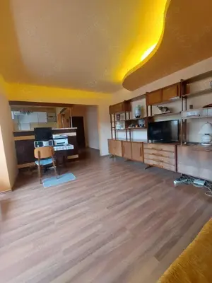 De vanzare apartament cu 3 camere  Circumvalatiunii-Favorit etaj 3 amenajat centrala - imagine 5