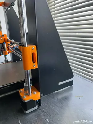 Imprimanta 3D tip Prusa MK3s, cadru de otel, pat incalzit - imagine 2