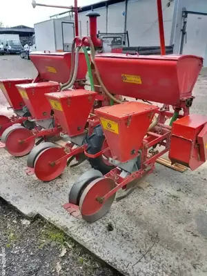 Semănătoare porumb Becker aeromat 