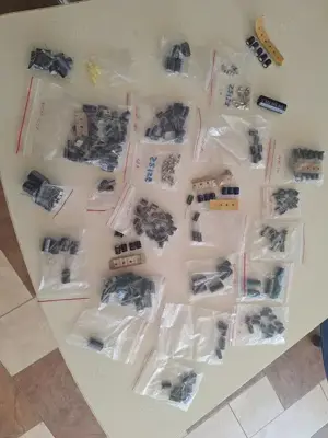 Vand condensatori si sigurante