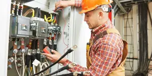 Angajam electrician ajutor electrician constructii montaj