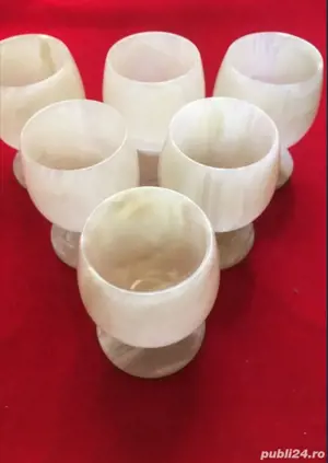 Pahare franceze din onix alb