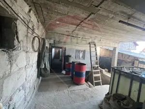 Casă cu 6 camere de vânzare - imagine 7