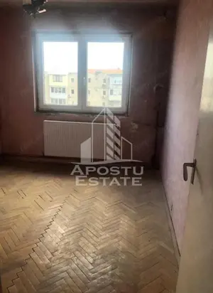 Apartament cu 3 camere, semidecomandat, centrala proprie, zona Sagului - imagine 3
