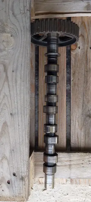 Vând motor Renault,1,2 benzina,16 valve,75 cp.