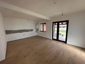 Locuință Impresionantă cu 4 Camere și 3 Băi   Jumătate Duplex în Giroc - imagine 2