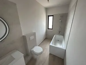 Locuință Impresionantă cu 4 Camere și 3 Băi   Jumătate Duplex în Giroc - imagine 10