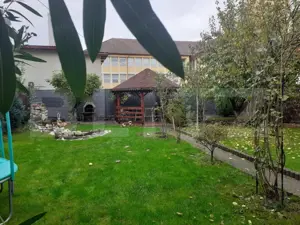 Casa cu două apartamente și garaj în zona 0 a Bistriței - 240mp utili 734mpTEREN - imagine 2