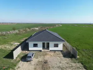 Casă Modernă de Vânzare   3 Camere, 2 Băi, Terasă Acoperită   Zona în Dezvoltare - imagine 6