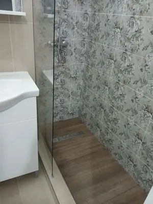 Vand 2 cam DECOMANDAT amenajat NOU 2025 etaj 6   10 cu lift Dambovita langa centrul ALPHA