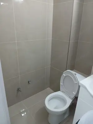 Vand 2 cam DECOMANDAT amenajat NOU 2025 etaj 6   10 cu lift Dambovita langa centrul ALPHA - imagine 4