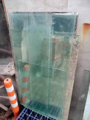 Bait ptr lemn, usi albe, sticlă vitrină  - imagine 3