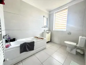 Triplex 4 camere, 117 mp utili, 250 mp teren, Dumbravita  - imagine 7