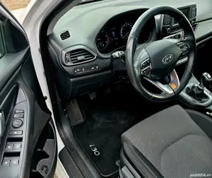 Hyundai I30 1,6 CRDI 2017 - imagine 7 Hyundai I30 1,6 CRDI 2017 - imagine 7